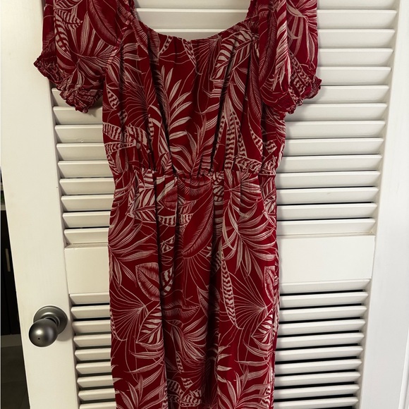 Banana Republic Dresses & Skirts - Banana Republic Red and White Leaf Print Midi Dress